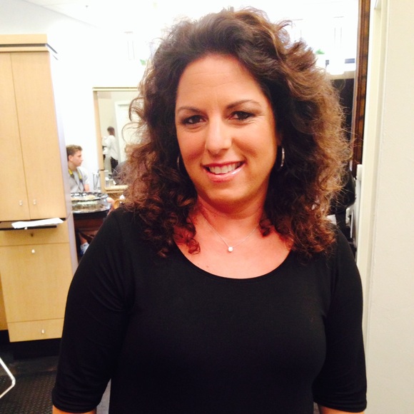 Meet your Posher, Debbie - Picture 1 of 1